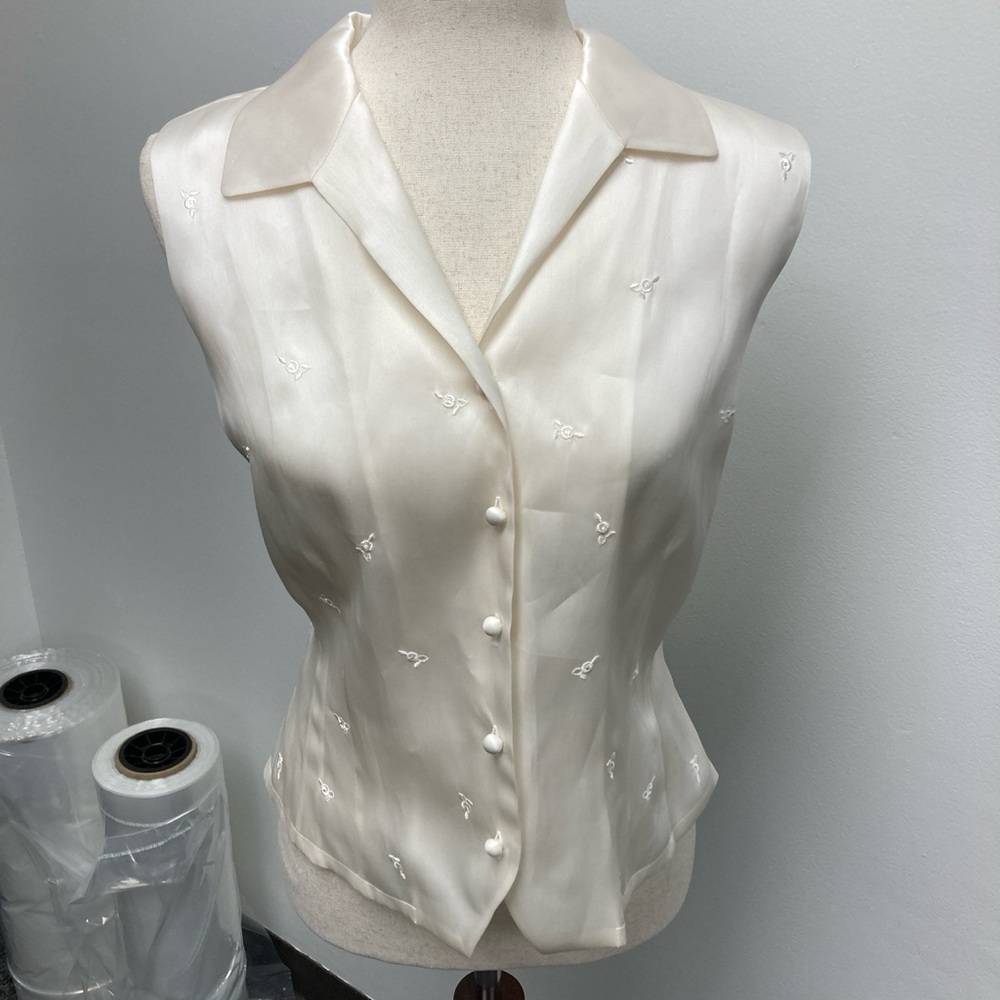Ann Taylor White Satin Sleeveless Button-Front Blouse - Picture 3 of 7